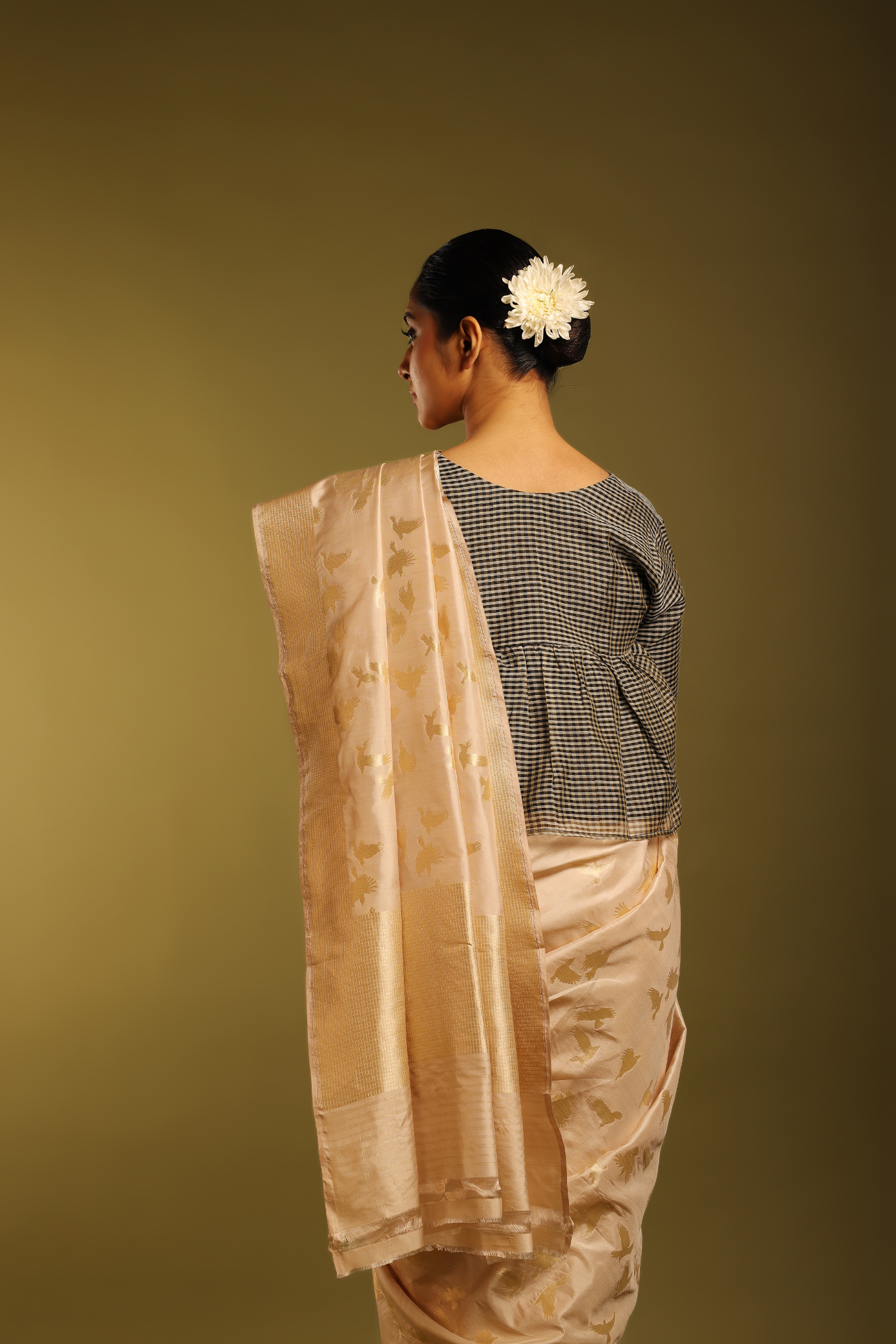 Serene Frost Ivory With Muted Golden Bird Motifs